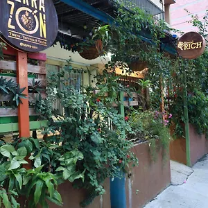 hostal-rich.colombiamedellinhotels.com/